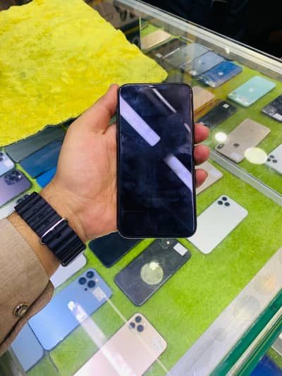 iPhone 11pro factory unlock battery health 87 non pta all ok colour