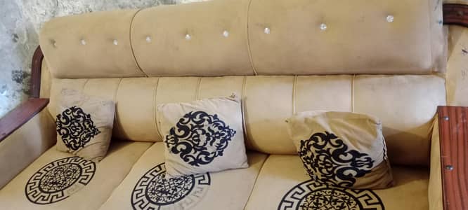 صوفہ اور بیڈ