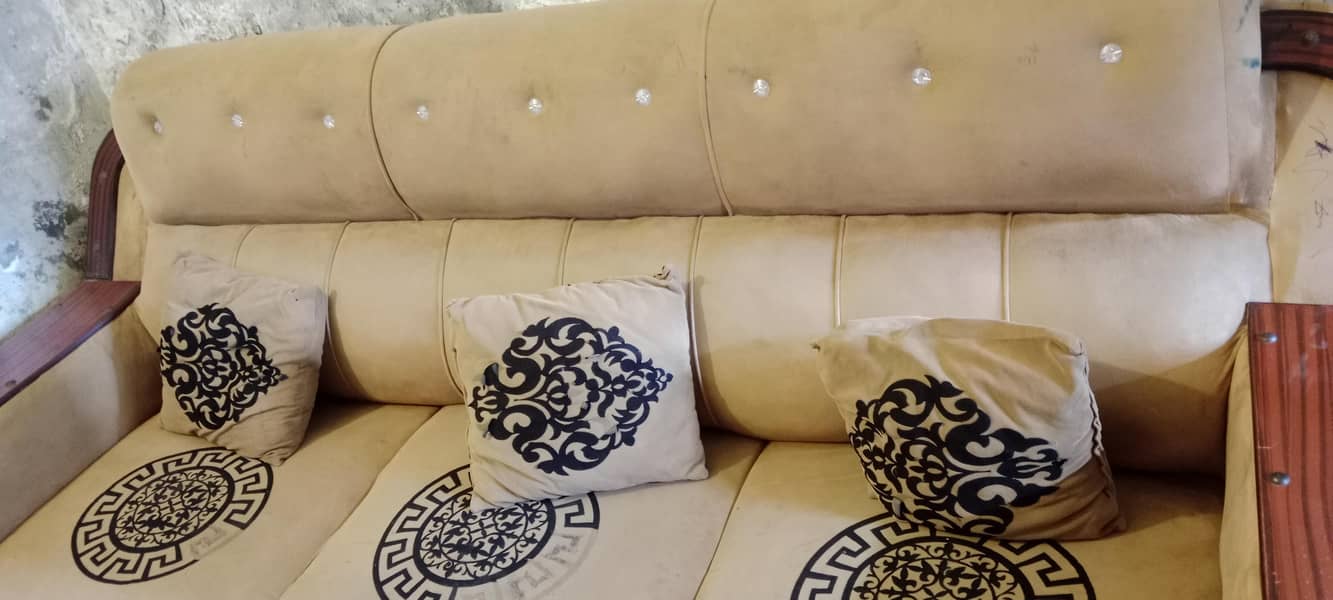 صوفہ اور بیڈ 0