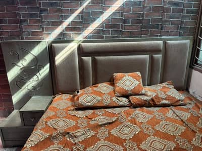 2 Bed set with two side tables and dressing table