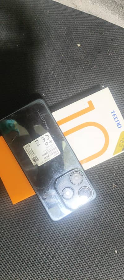 tecno spark 10 c 4+4/128 condition Zara ruff hai
