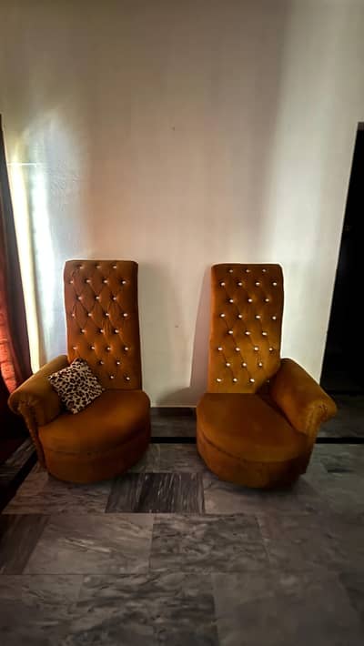 10/10 condition clean 2 sofa single