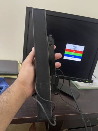 Dell led monitor with speaker 17 inches