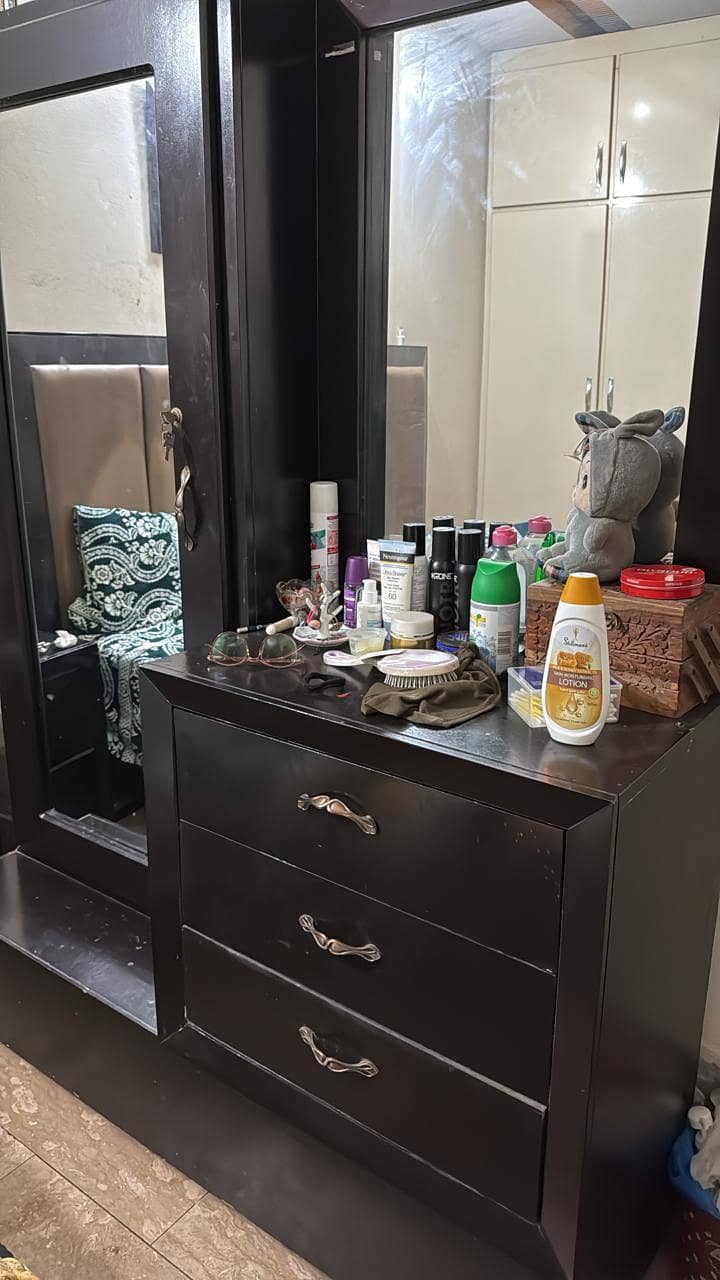 Bedside table and dressing new design solid like new 0