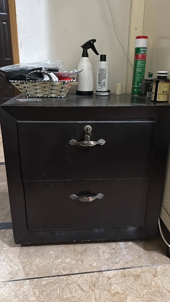 Bedside table and dressing new design solid like new 2