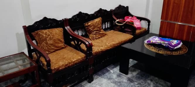 wooden sofa brand new polish brand new cusion poshish cheap price
