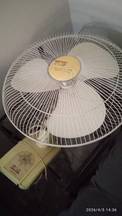 GFC Bracket Fan - 18 Inch - Copper Winding (Excellent Condition)
