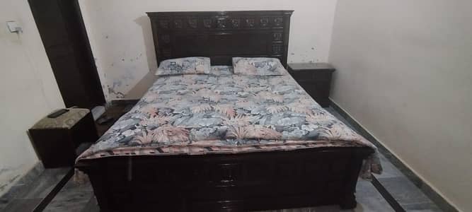Bed set - bed,Side tables, Dress table