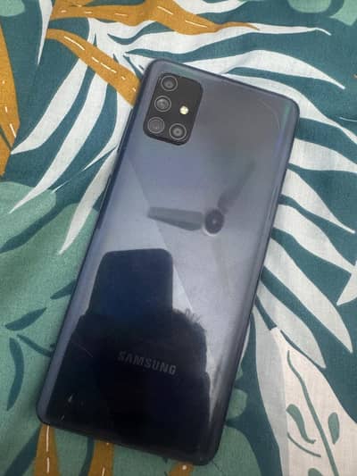 Samsung a71 6/128GB  indisplay fingerprint