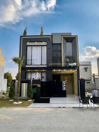 5 Marla Luxury House is Available for Rent in Bahria Town Lahore