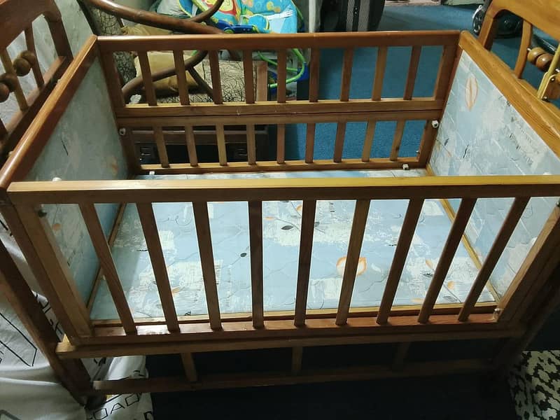 Baby cot 2