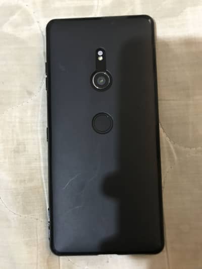 Sony Xperia XZ3 PTA approved + back cover