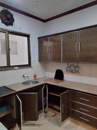 4 marla lower portion in Raza town canal road Faisalabad