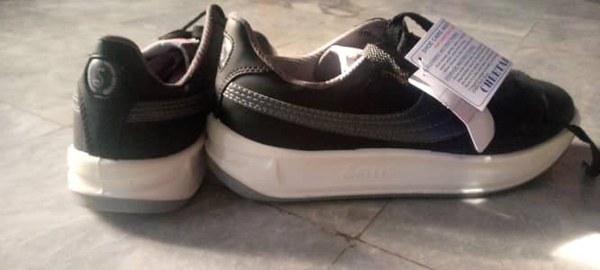 service cheetah shoes