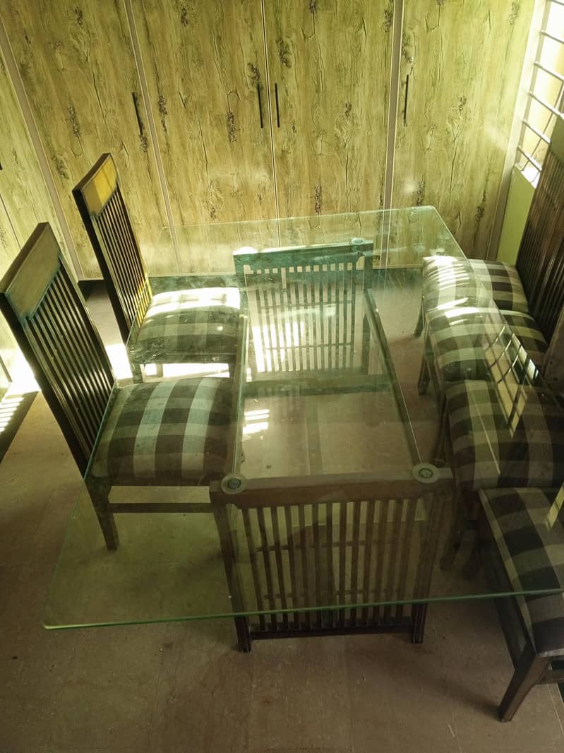 Dining Table 0