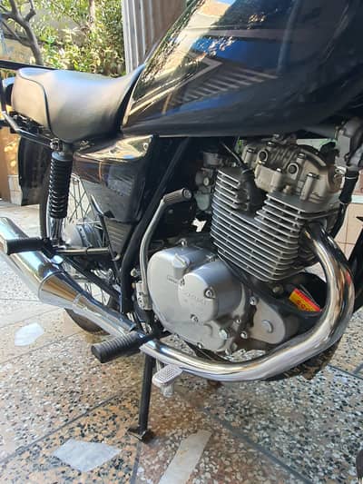 Suzuki Gs 150.