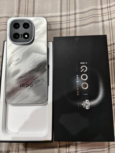 vivo IQOO 15 16+16 GB Ram 512 GB memory brnd new box pack Nn PTA