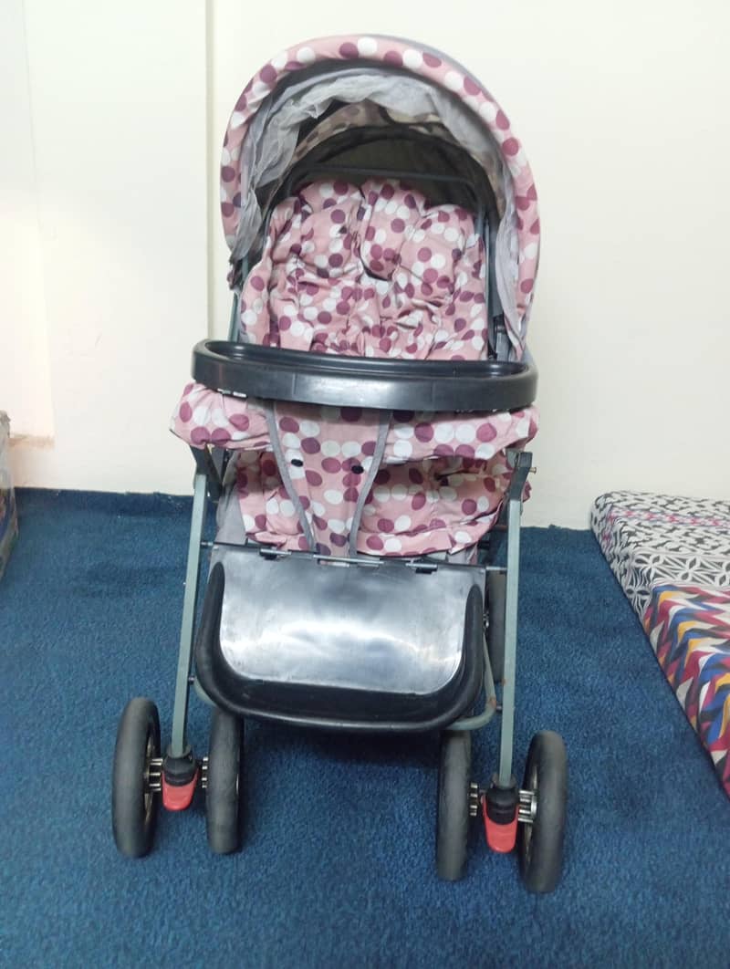 Stroller. 3