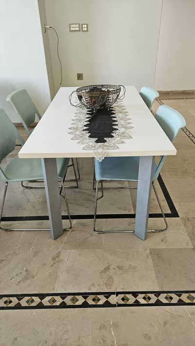 IKEA 4 seater dining table (only table)