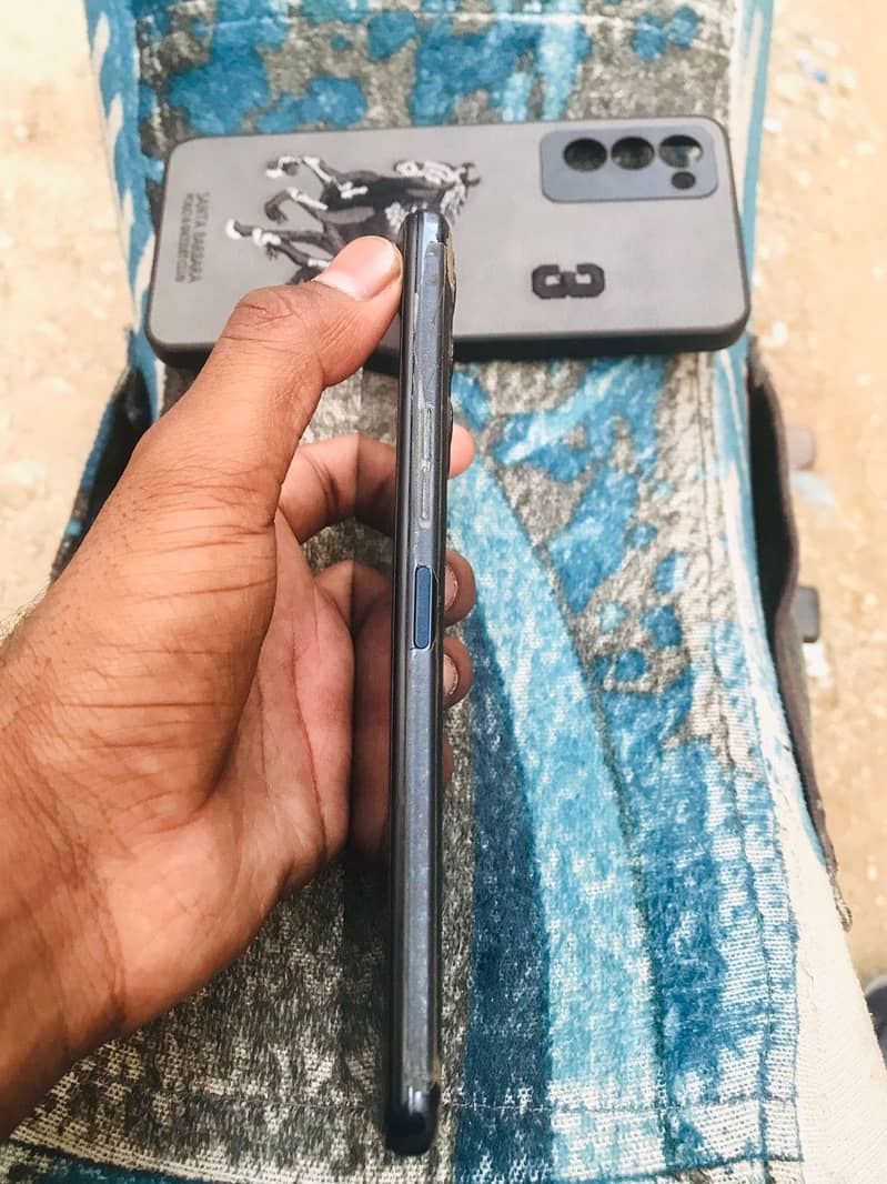 All ok, Scratchless. . 10/10 0