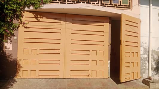 گیٹ براے فروخت ہے