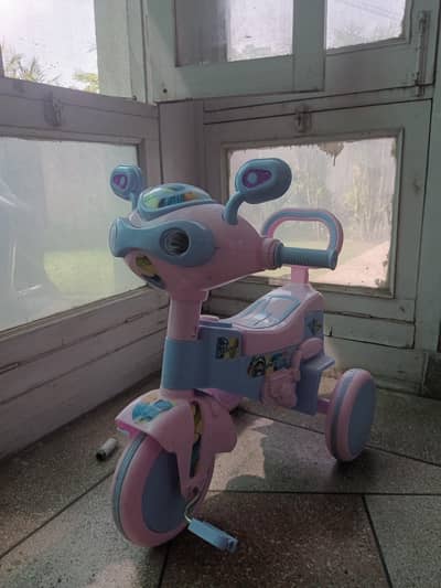 pink kids tricycle/cycle