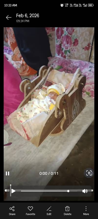 baby wood carvycoot for sale urgent