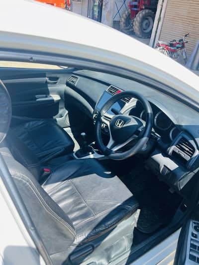 Honda city 2011’ 03009617972