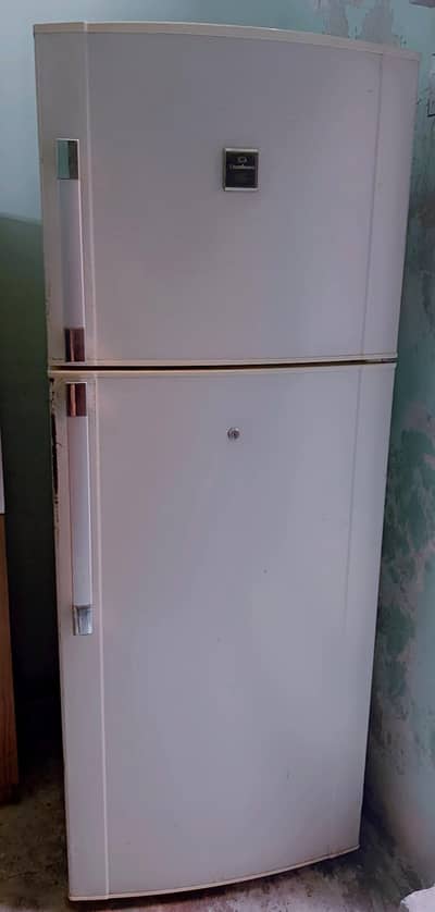DAWLANCE FRIDGE 