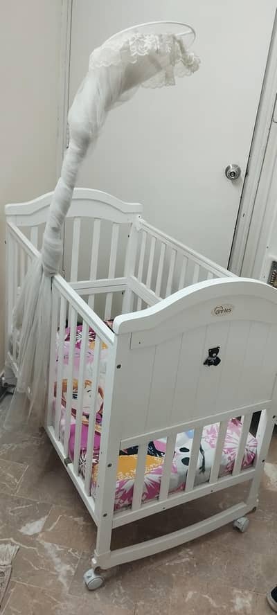 baby cot