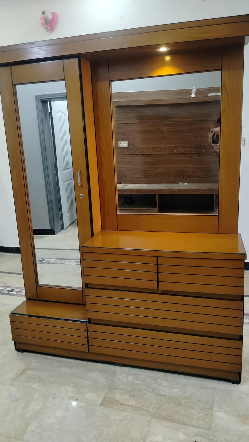 Almost new dressing/makeup table 2