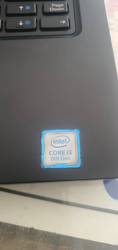 cor i3 8th g 8gb 256bg ssd Latitude5290 model dell