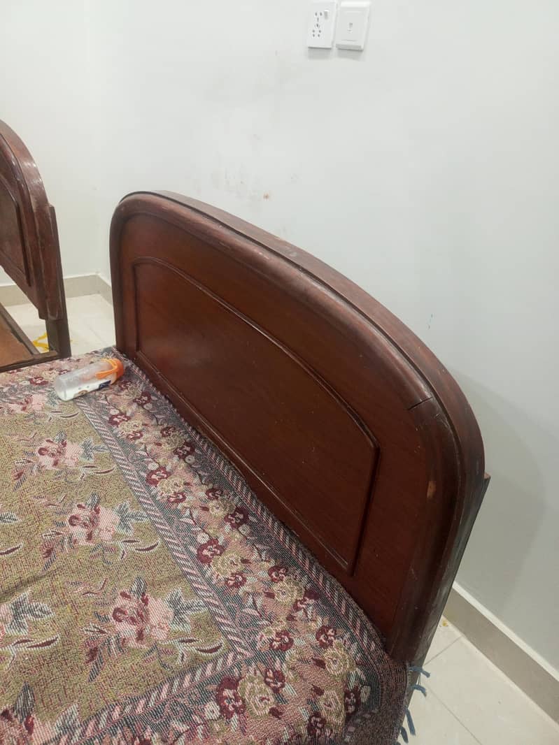 2 single beds solid wood 4