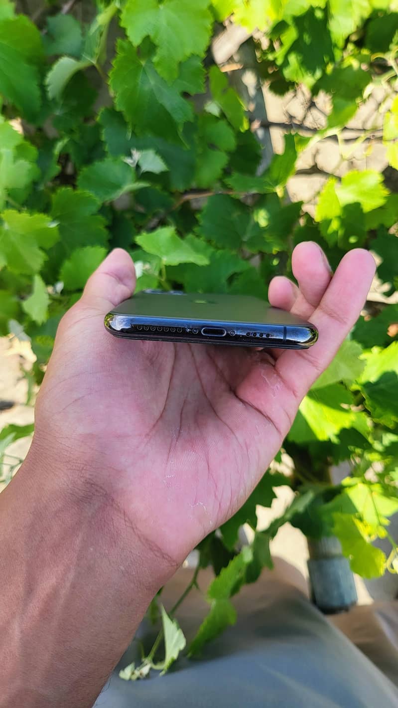 iphone 11 pro max 4