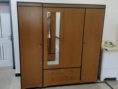 4 door almari / wardrobe in 2 peices