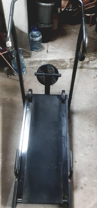 RUNNING MACHINE. . EXERCISE MACHINE