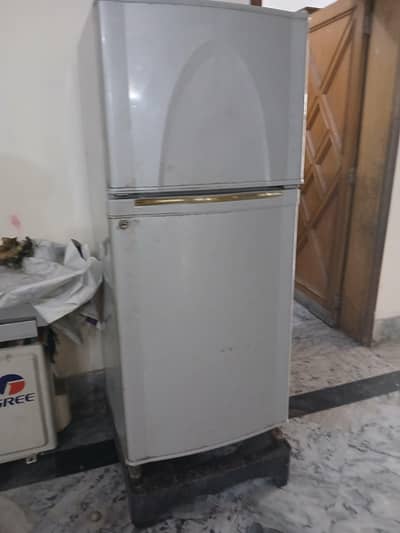 Dawlance smal fridge