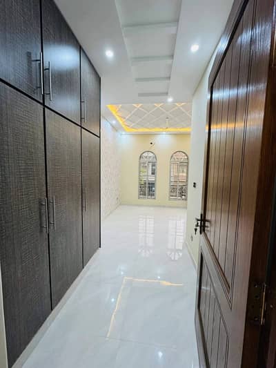 5 Marla Non Furnished Upper portion For Rent In Bahria Town Lahore