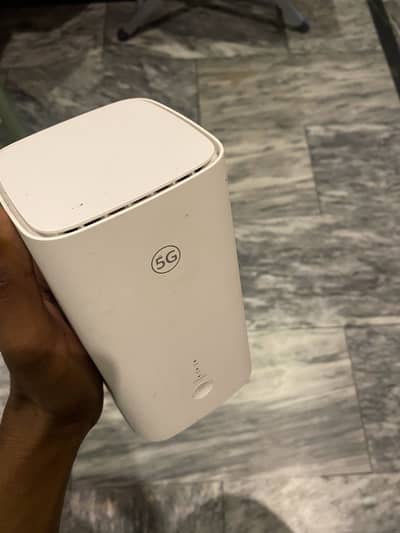 Huawei 5G CPE 5 (model H155-381) wireless router.