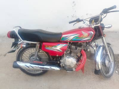 honda 125 red