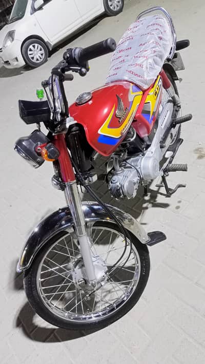 Honda CD-70 2025 model Karachi num 1st owner mint condition