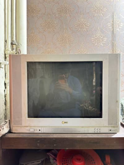 10 years old tv with working condition no any damage