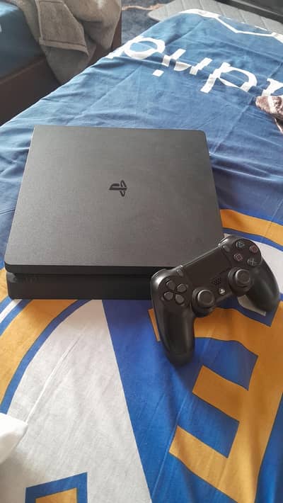 Playstation 4 Slim - Prestige Condition - Sealed !