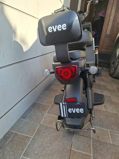 evee electric scooty