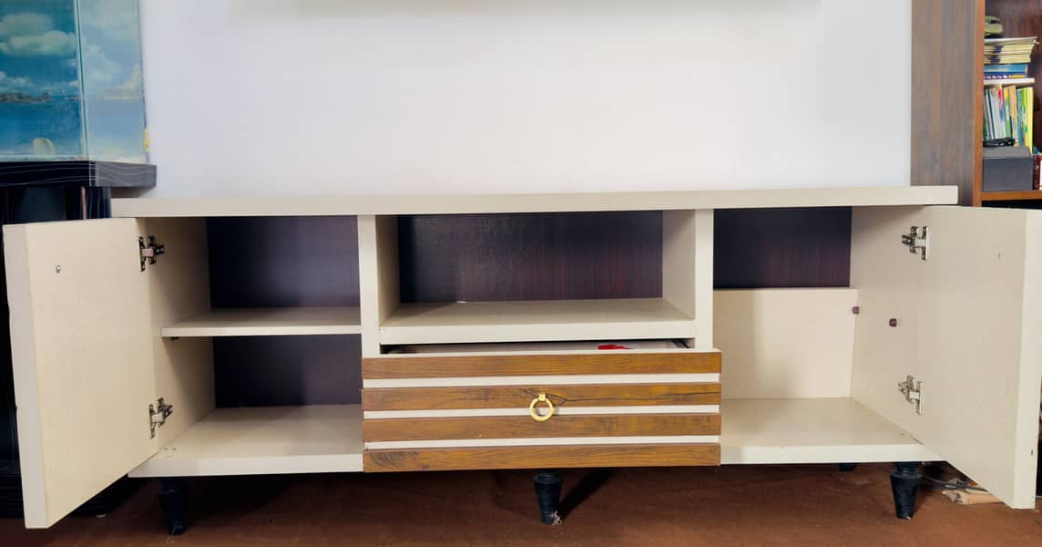 LED TV Console 3