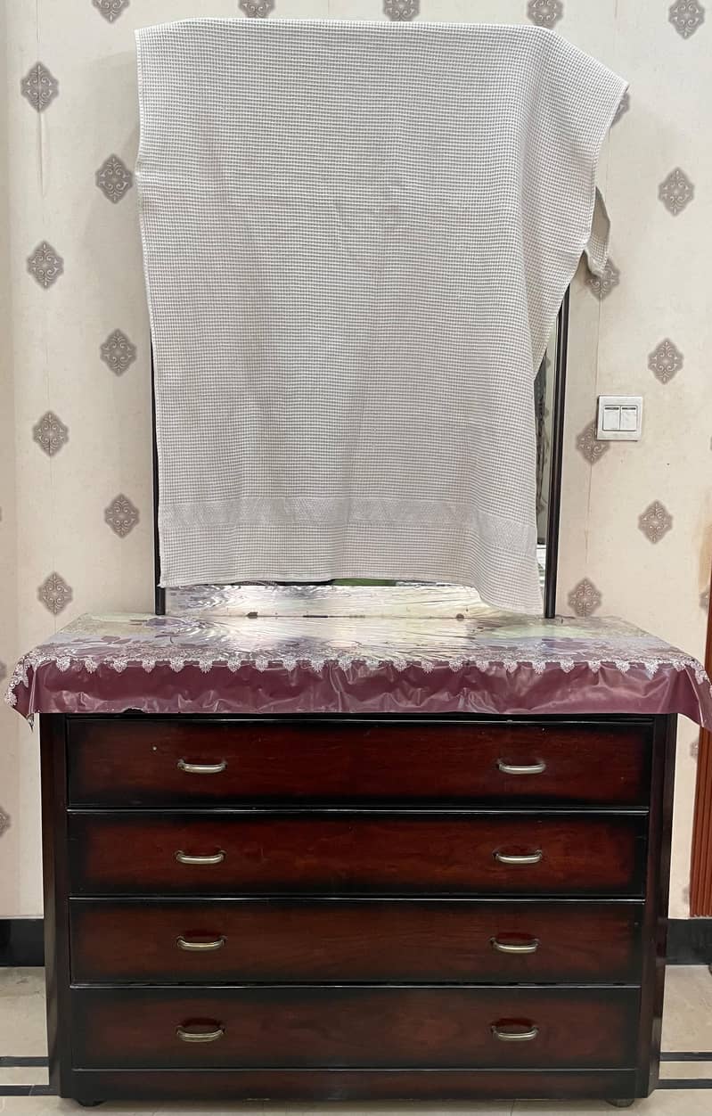 Dressing table 0