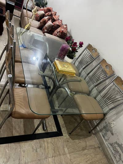 DINING TABLE FOR SALE