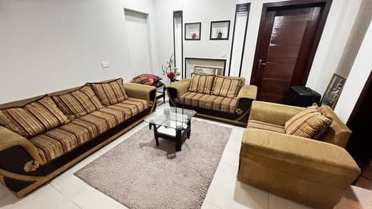 Slightly used Sofa Set (3 + 2 + 1)