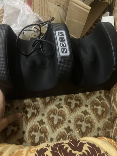 Foot  massaging machine