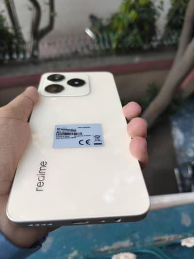 realme C61